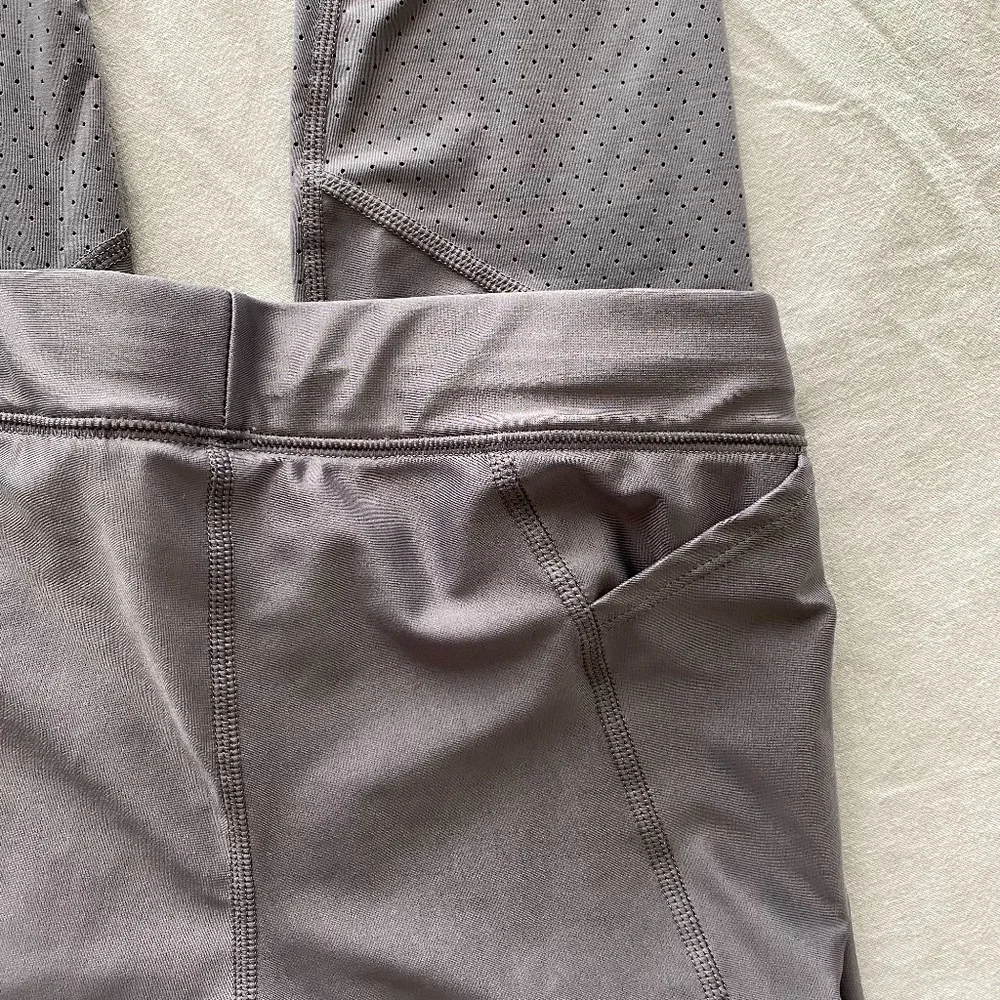 Nike, Dri-Fit grey/silver Nike Running leggings, size XS - Picture 5 of 9
